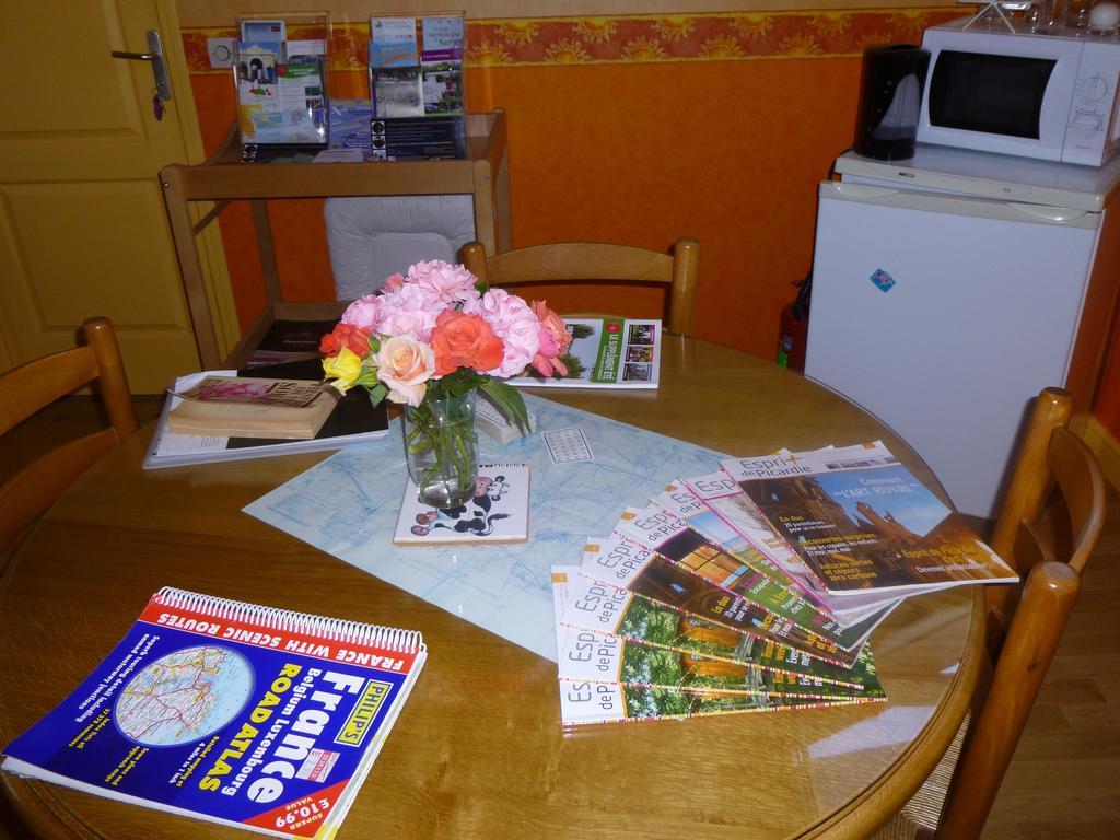 Family Delcour Bed and Breakfast Mailly-Maillet Eksteriør billede